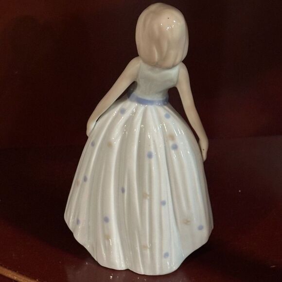 Cottage Style Ceramic Porcelain Figurine 8" Pastel Polka Dot Dress Floral Collar - Picture 4 of 9